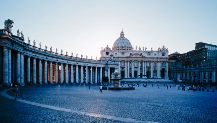 piazza San Pietro ha una forma ellittica