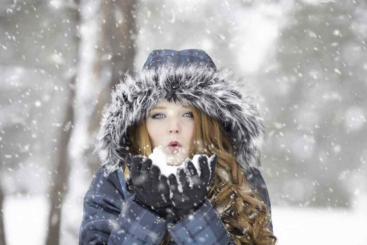 Donna sotto la neve
