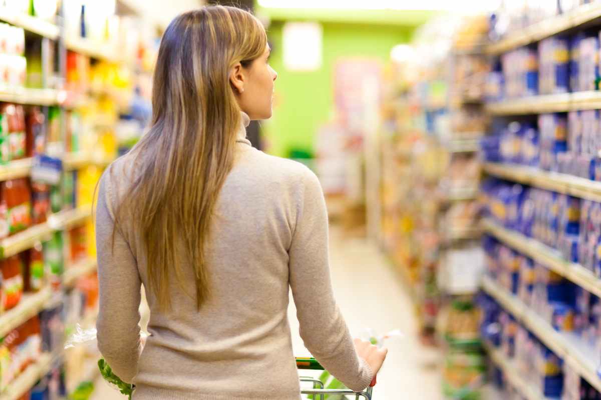 Supermercato prodotti rischi salute Scottex rotoloni decorati