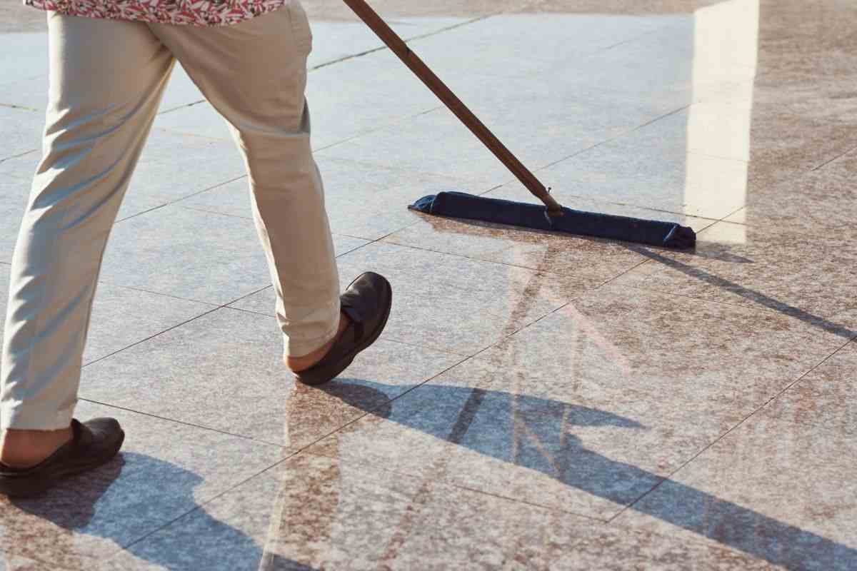 Metodo pulire pavimento marmo balcone