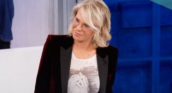 Amici, ex allievo preso di mira dagli hater: “Insulti e offese”, la risposta di lui è da applausi