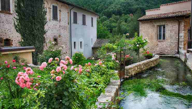 Perché visitare Rasiglia, tra i borghi più suggestivi d'Italia 