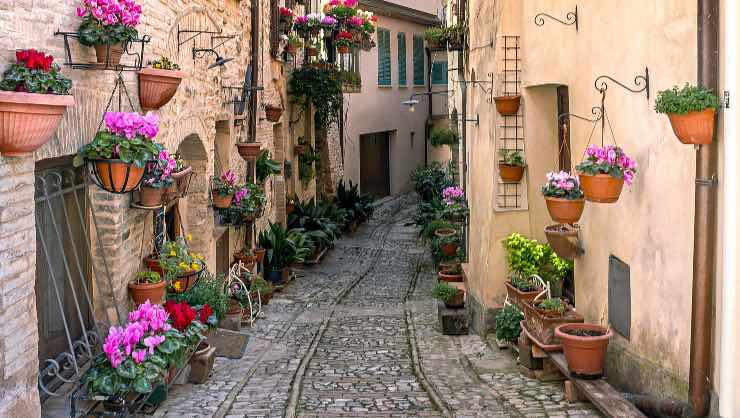 Spello è il borgo perfetto da visitare in primavera