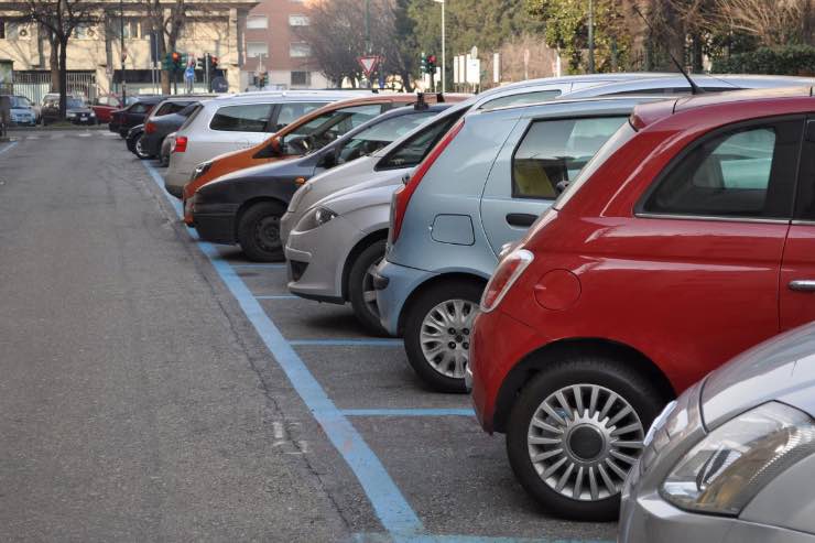 legge reato grave parcheggio