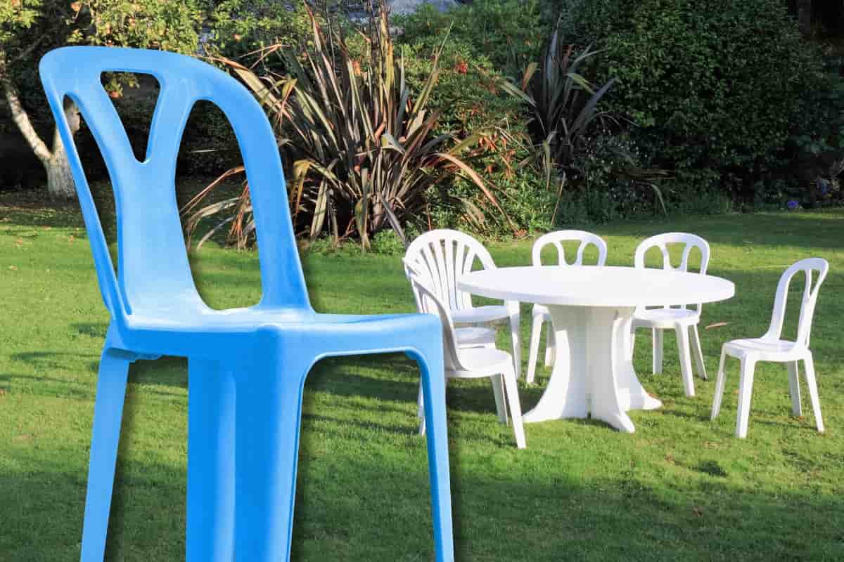 come pulire sedie tavoli da giardino